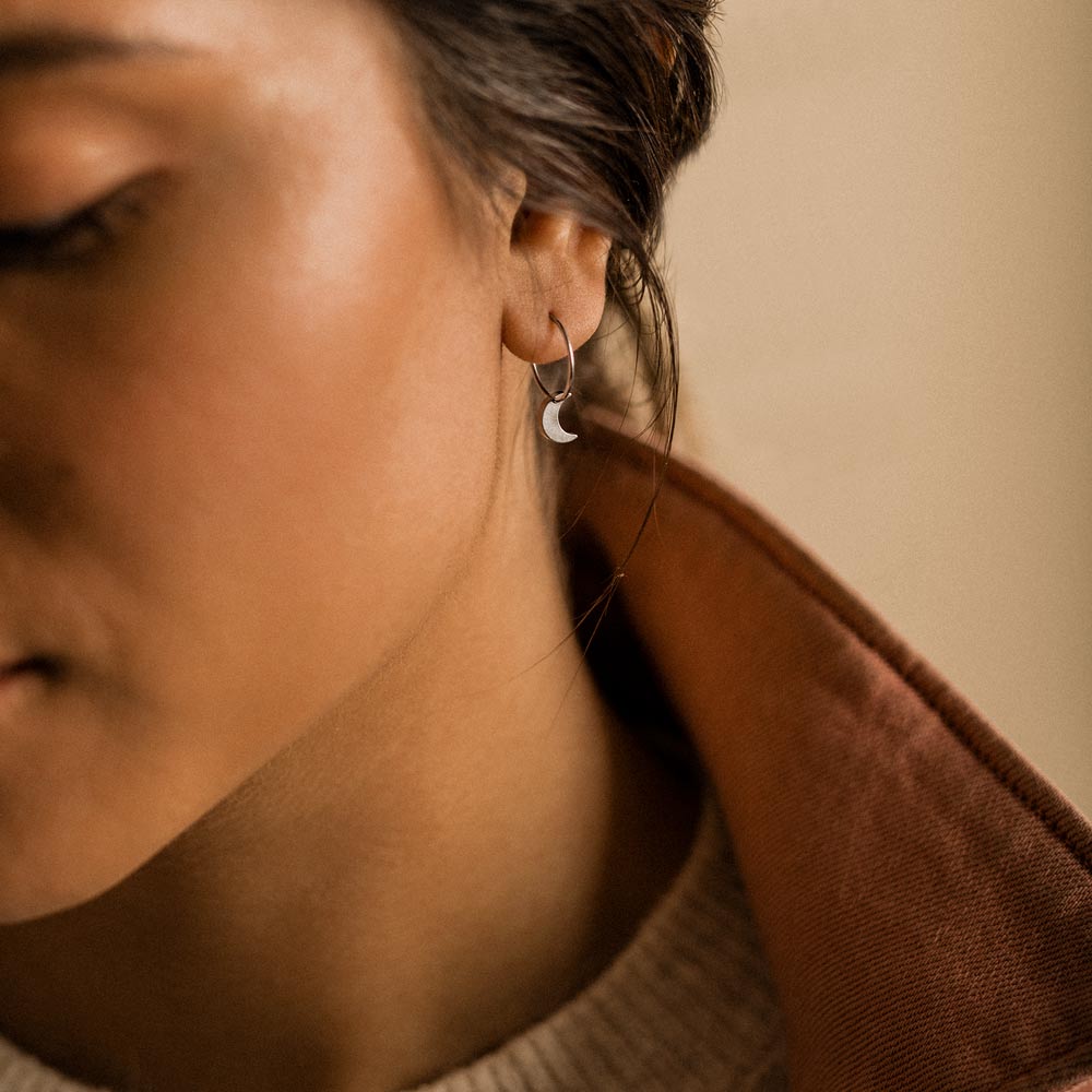 Blomdahl EJ NT Ear Ring Pendant 8 mm, Moon - Image 2